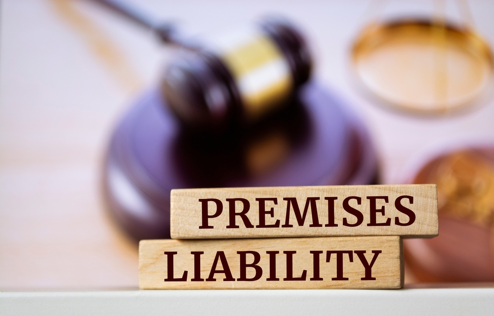 Middletown premises liability lawyers legal concept with gavel and scales of justice.