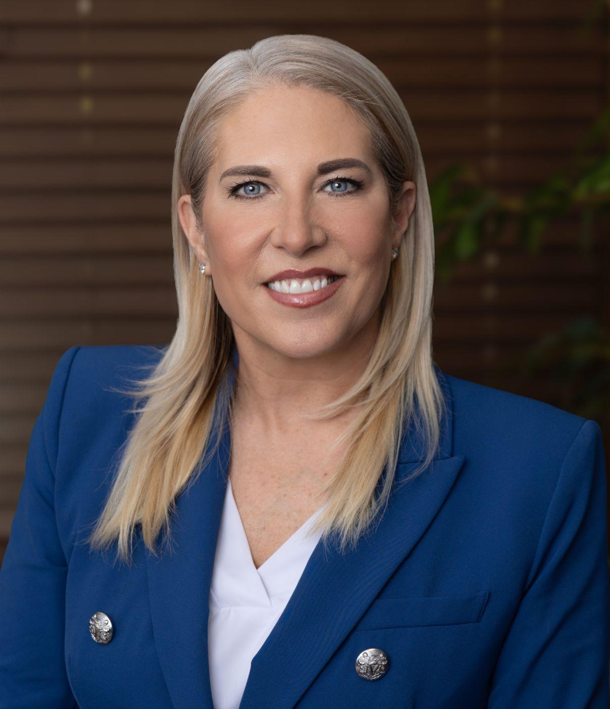 Lori McHugh Staff Image